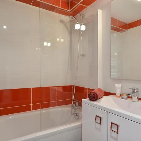 Apartment Renove Spacieux 3 Pieces Pour 8 Pers, Animaux Admis, Balcon, 2 Sdb - Fr-1-181-1915 *